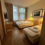 Mitt & Hotel 3*