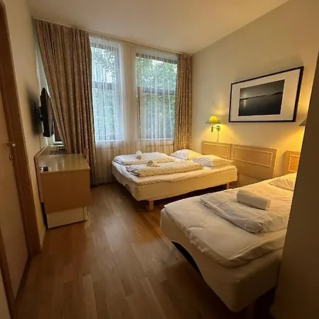 Mitt & Hotel 3*