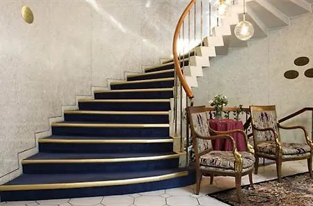 Hotell Mitt 3*