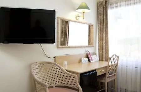 Hotel Mitt & 3*